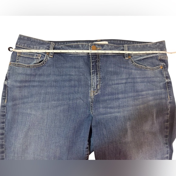 Lane Bryant Signature Fit Mid Rise Boot Cut Jeans Size 22 - Picture 3 of 7